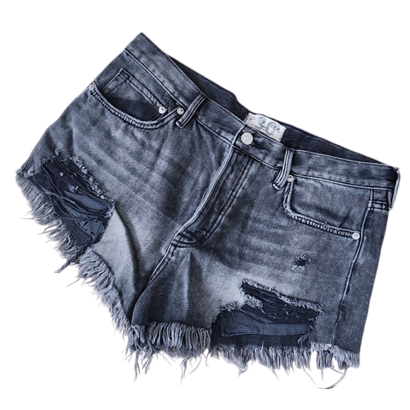 We The Free Womens Shorts Size 30 Black Wash Distressed Cut Off Button Fly. - Picture 1 of 9